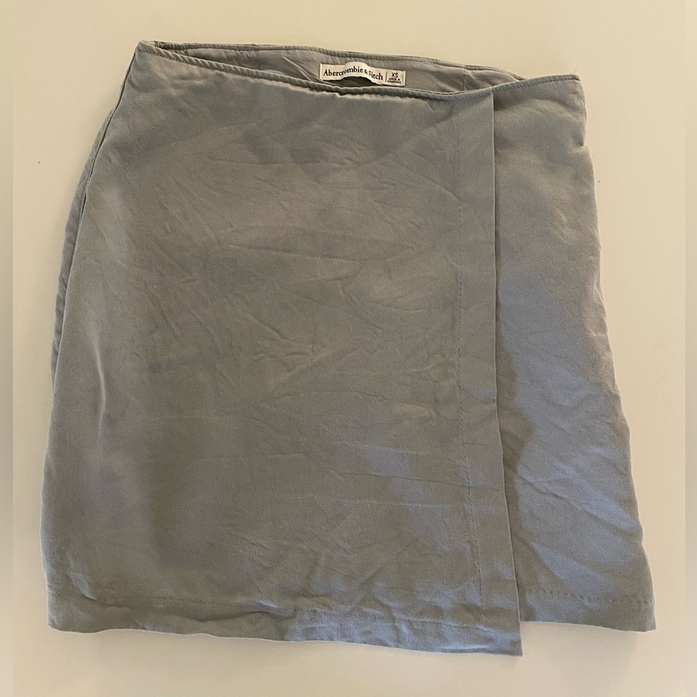 Women’s Abercrombie & Fitch light blue skirt, xs. Zipper on side. A -line skirt